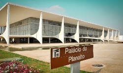 ICMS SOBRE COMBUSTÍVEIS - Planalto sanciona PL com Vetos à Compensações aos Estados
