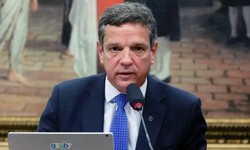 PETROBRAS - Paes de Andrade assume a presidência; Posse é questionada na CVM