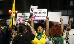 PL DO ABORTO - Manifestantes vo s ruas contra PL que equipara Aborto a Homicdio